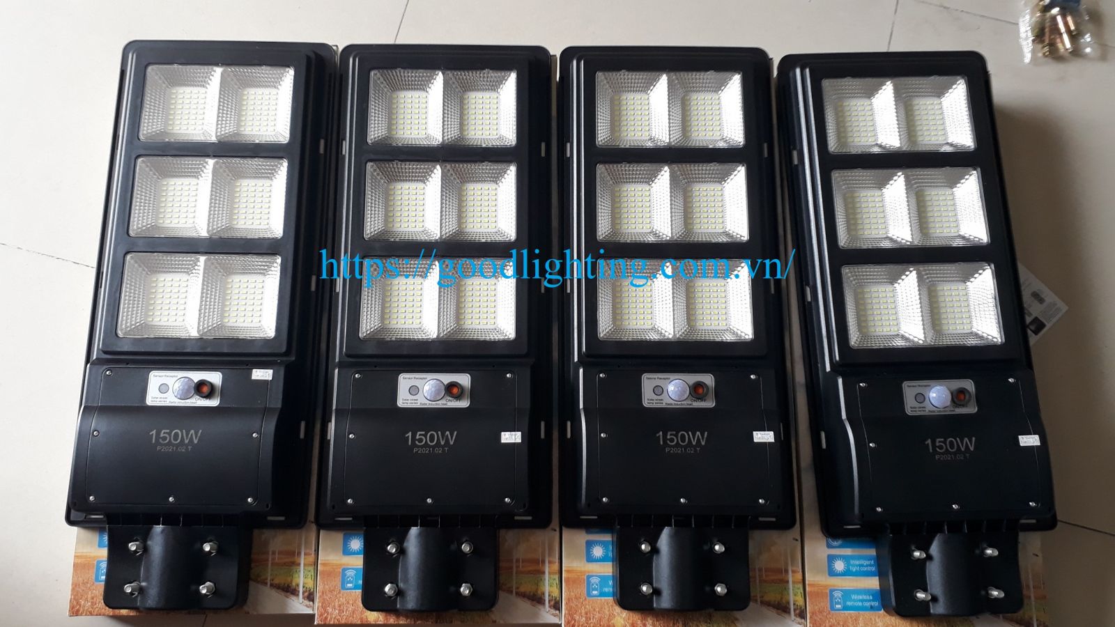 đèn-năng-lượng-liển-thể